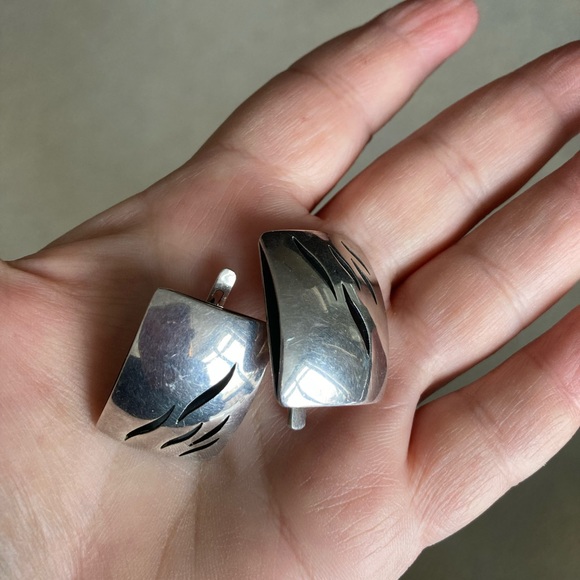 Chunky Silver Modernist Statement Earrings, Pierced, Maker Marked - Picture 8 of 9